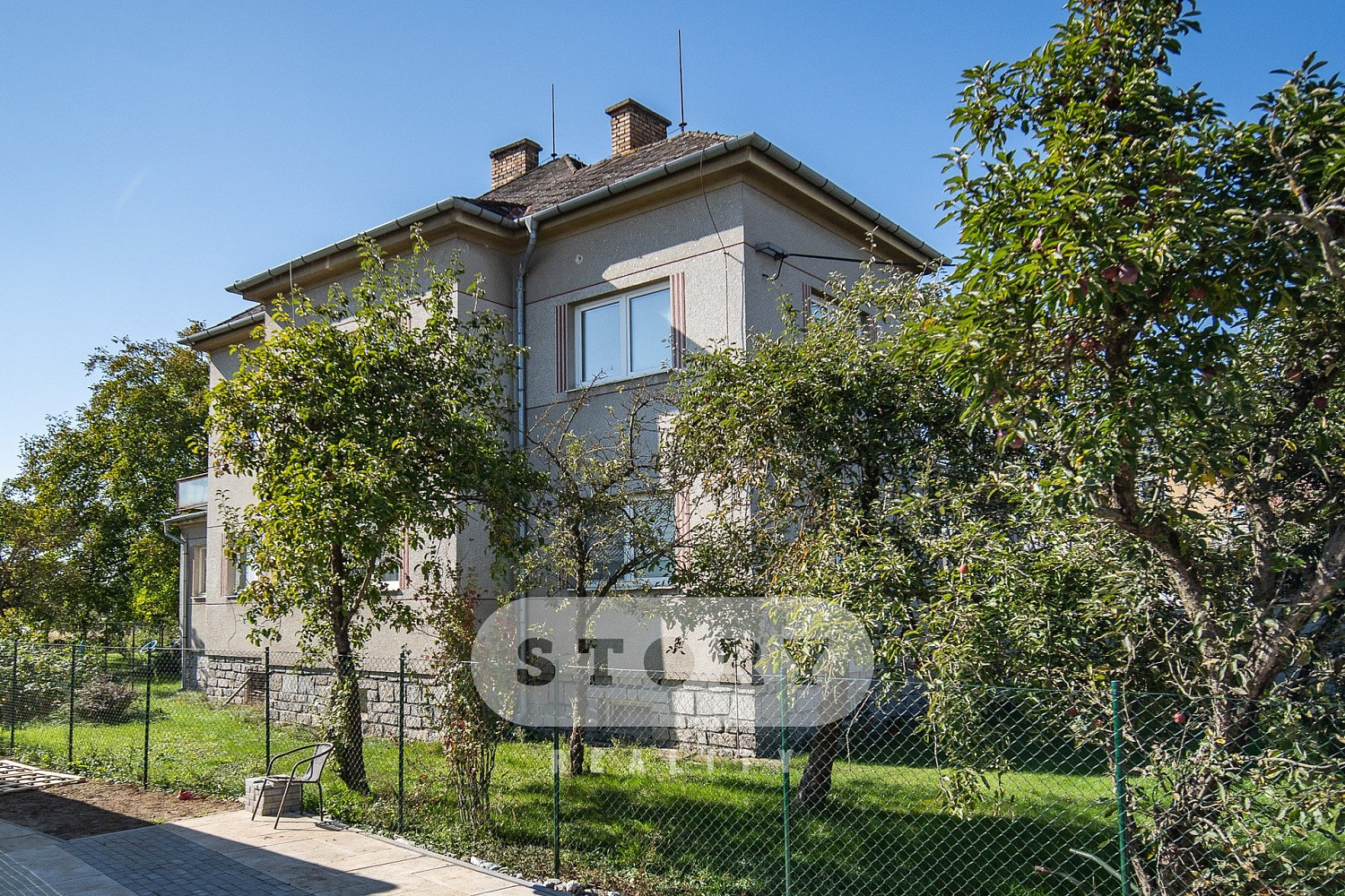 Prodej domu 297 m² s pozemkem 1 752 m² - Widok 2
