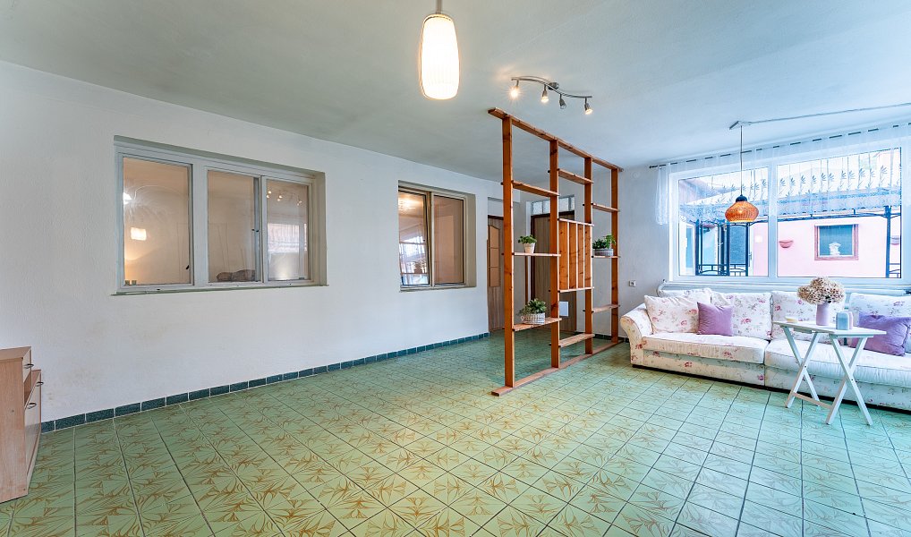 Prodej domu 200 m² s pozemkem 1 330 m², Kubšice – náhled fotky 9
