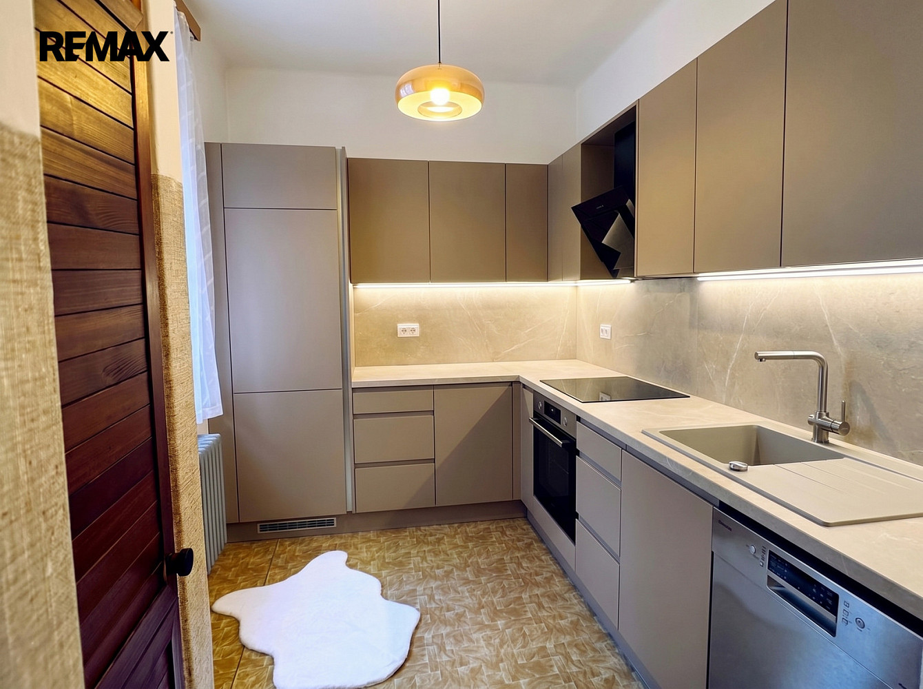 Prodej bytu 3+1 60 m² – pohled 2