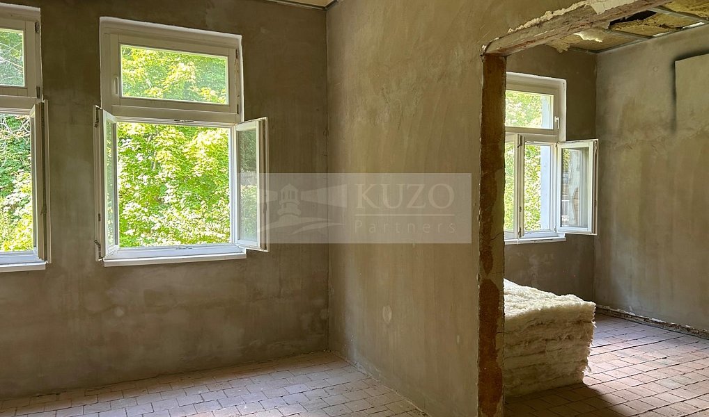 Prodej exkluzivního podkrovního prostoru v srdci lázeňské zóny Karlových Varů, Karlovy Vary – náhled fotky 5