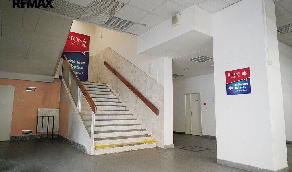 Pronájem obchodních prostor 866 m², Hradec Králové – náhled fotky 20