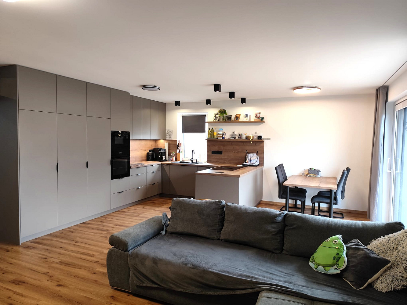 Prodej domu 177 m² s pozemkem 562 m² – fotografie 2