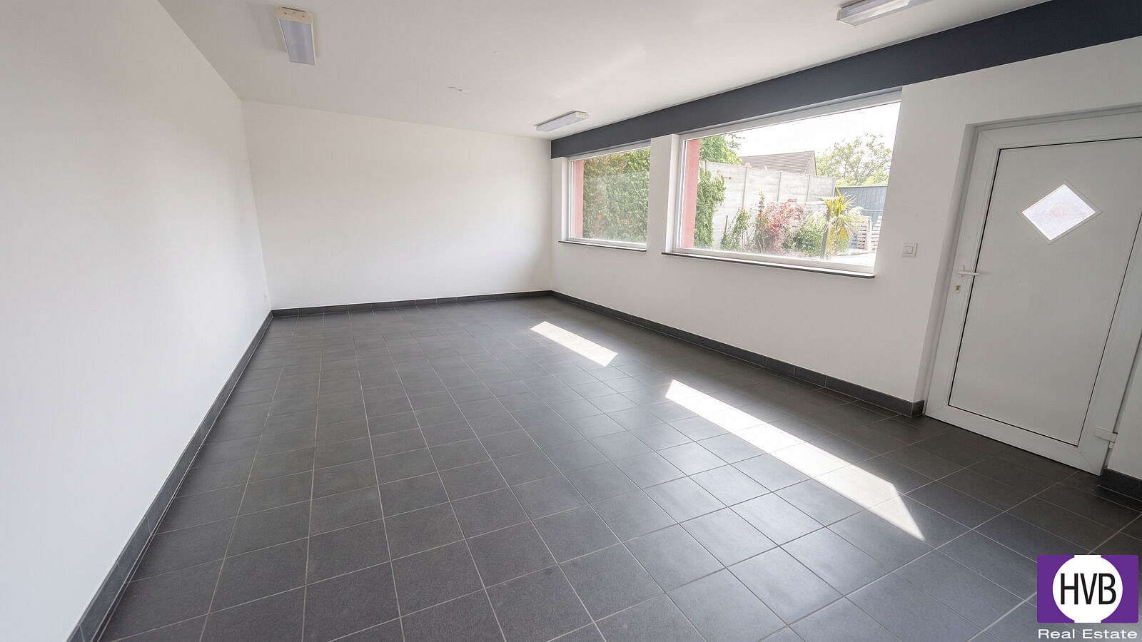 Pronájem obchodních prostor 32 m²