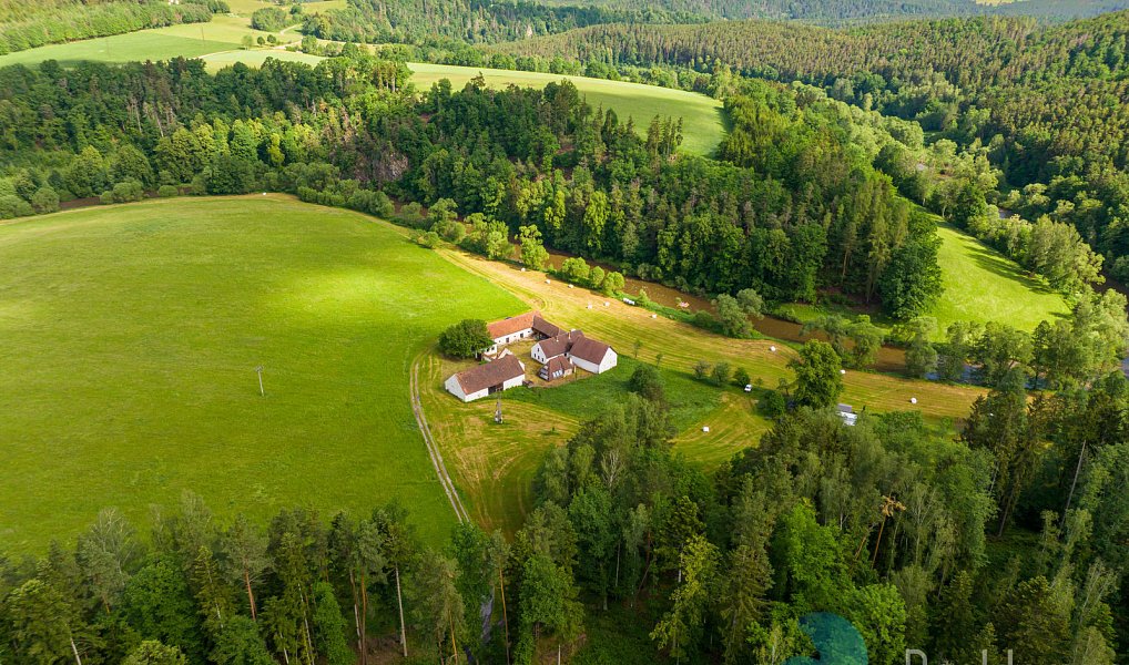Prodej zemědělského objektu 1 300 m², Dolní Třebonín – náhled fotky 7