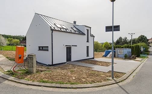 Prodej domu 130 m² s pozemkem 386 m², Pohádková, Zlín - Štípa