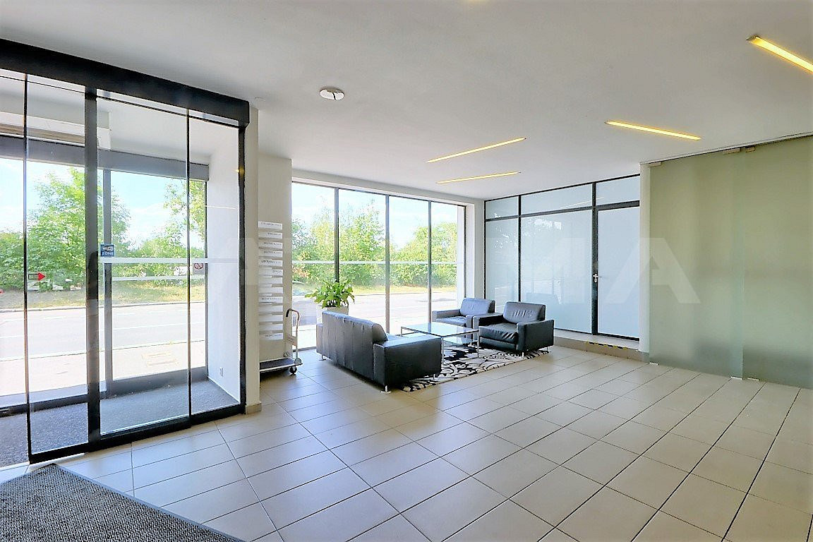 Pronájem kanceláře 939 m² – fotografie 2