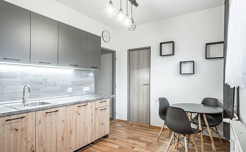 Prodej bytu 2+1 73 m², Radkovská, Telč - Telč-Staré Město, okres Jihlava