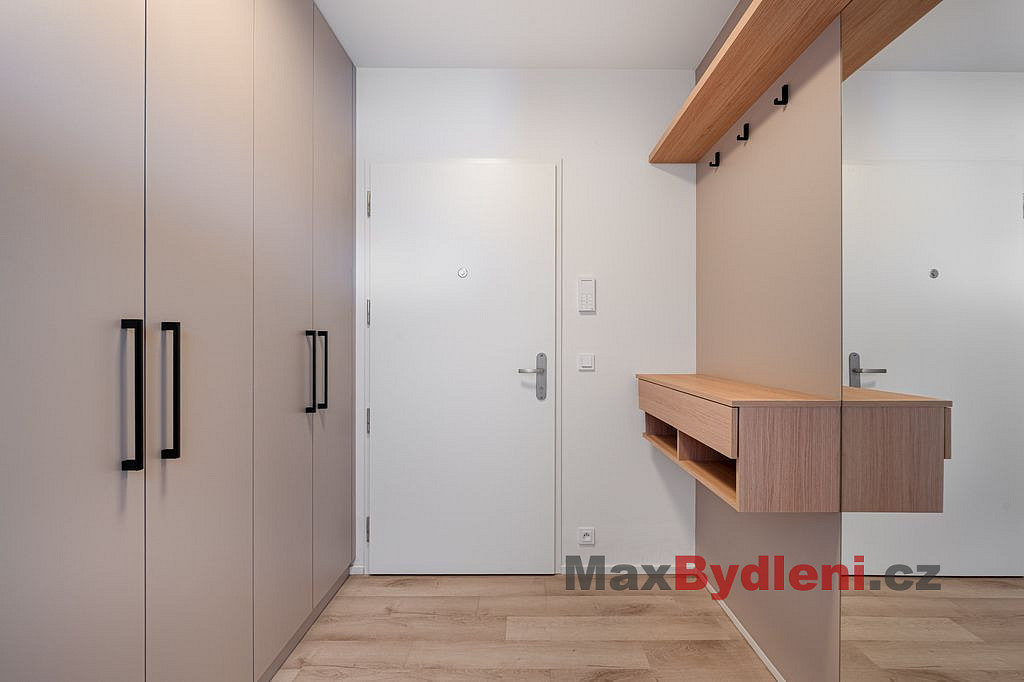 Pronájem bytu 1+kk 35 m² – fotografie 4