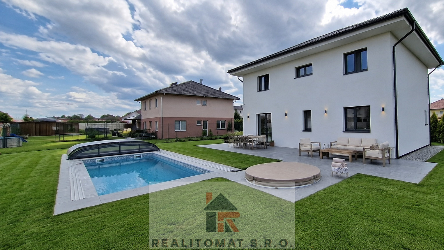Prodej domu 190 m² s pozemkem 842 m² – fotografie 2
