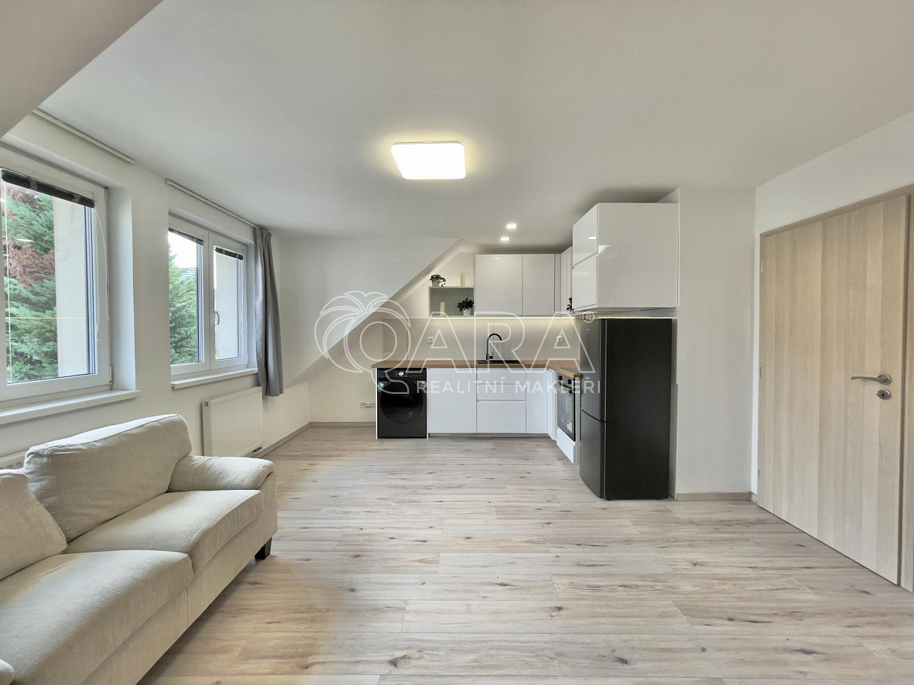 Pronájem bytu 3+kk 85 m² – fotografie 5
