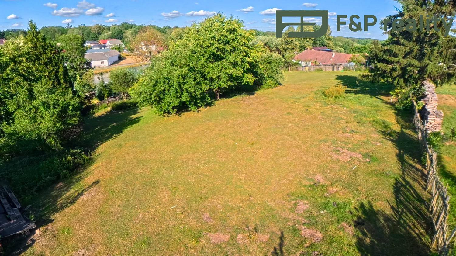 Prodej stavebního pozemku 976 m²