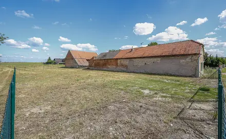 Prodej stavebního pozemku 927 m², Dvory, okres Nymburk