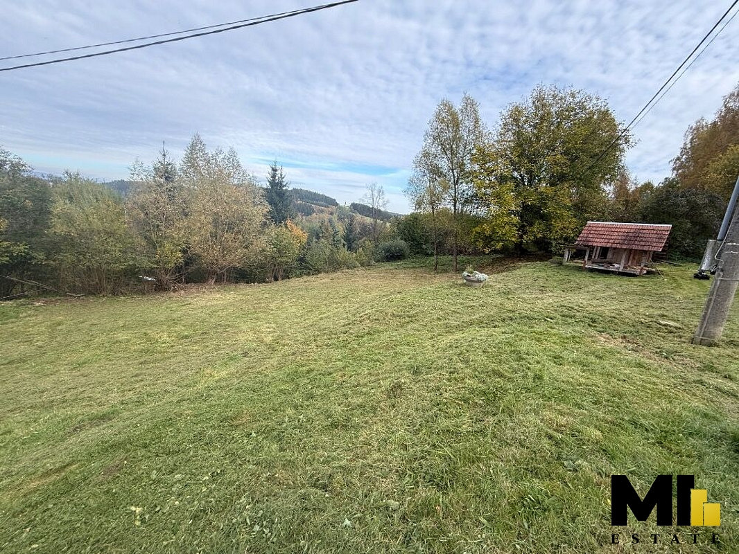 Prodej stavebního pozemku 1 049 m²