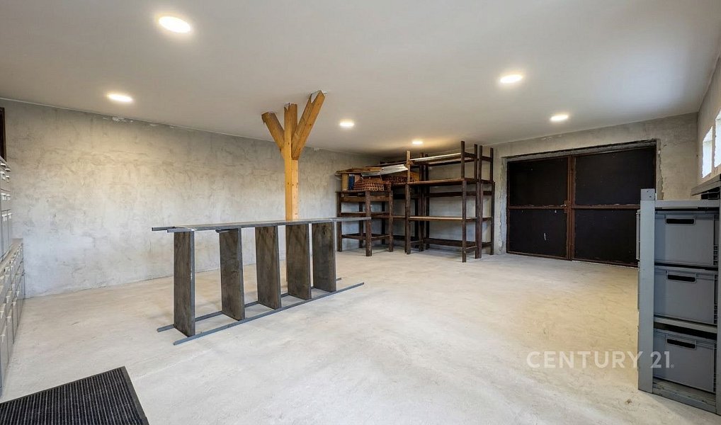 Prodej domu 310 m² s pozemkem 1 492 m², Kubšice – náhled fotky 36
