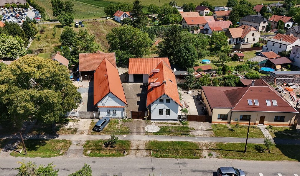 Prodej domu 213 m² s pozemkem 803 m², Chleby – náhled fotky 34
