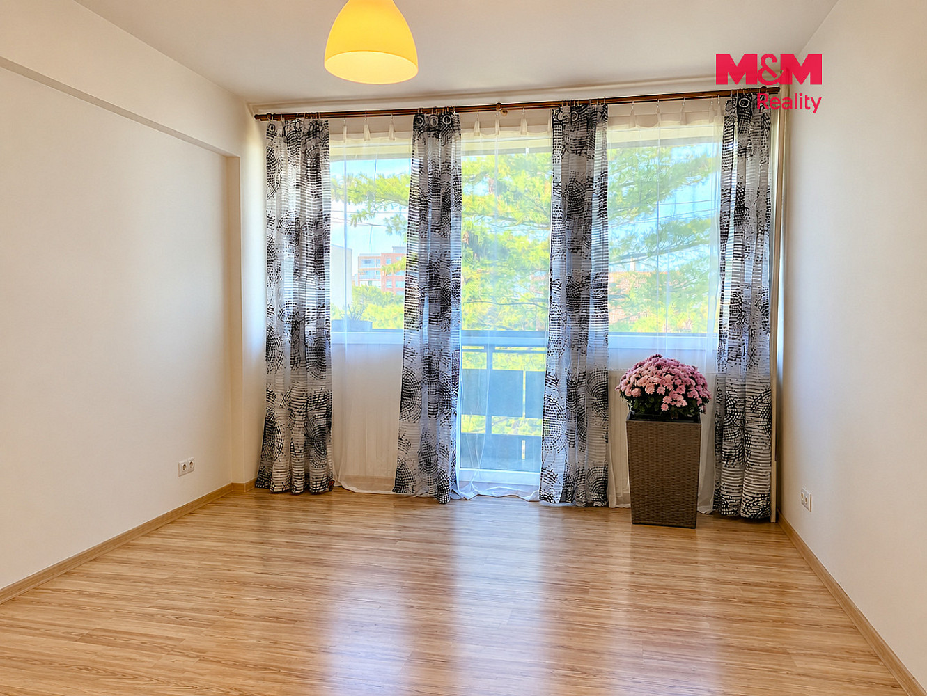 Pronájem bytu 3+kk 84 m² – fotografie 2