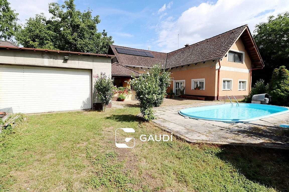 Prodej domu 400 m² s pozemkem 1 457 m²