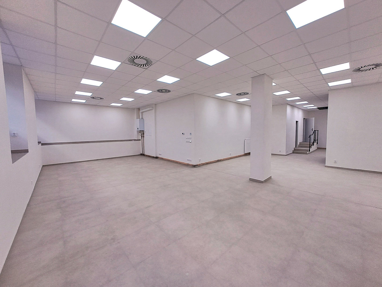 Pronájem obchodních prostor 357 m²