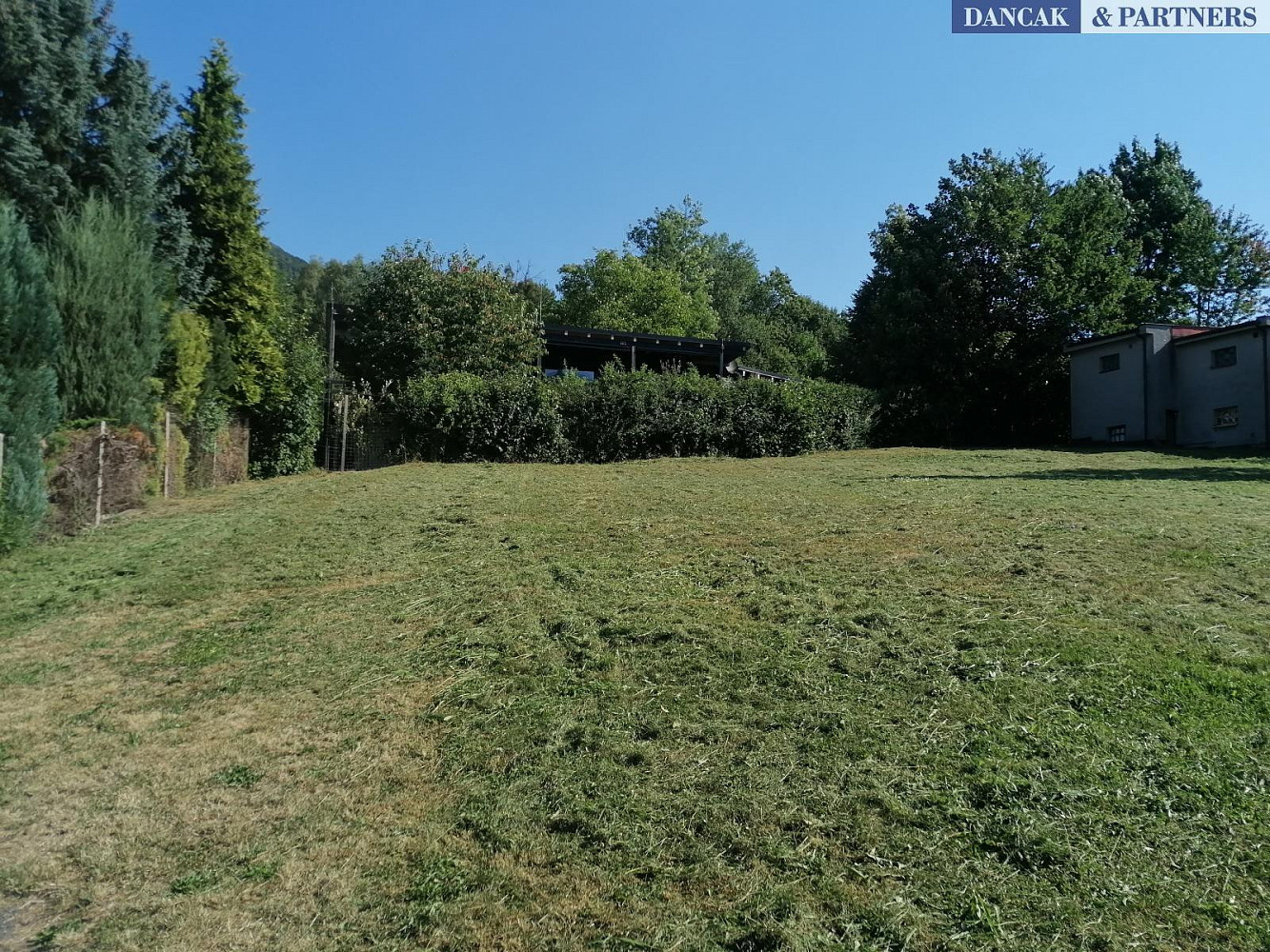 Prodej stavebního pozemku 1 353 m² – fotografie 2