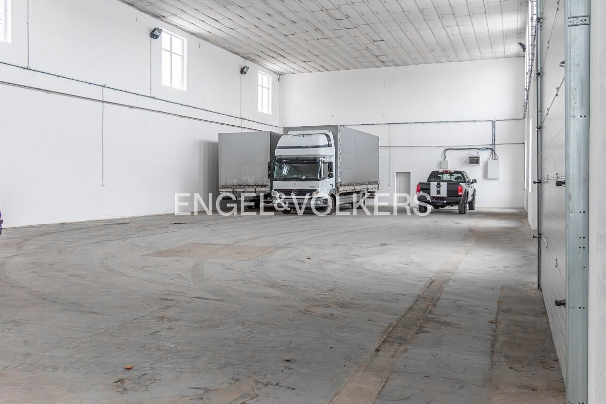 Pronájem skladovacích prostor 500 m² – fotografie 2