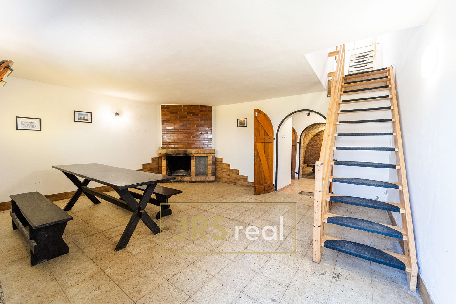 Výjimečný apartmán s vinným sklepem a výhledem na mikulovský zámek — photo 3