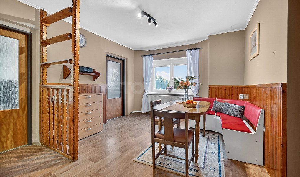 Prodej domu 231 m² s pozemkem 1 422 m², Benešovice – náhled fotky 18