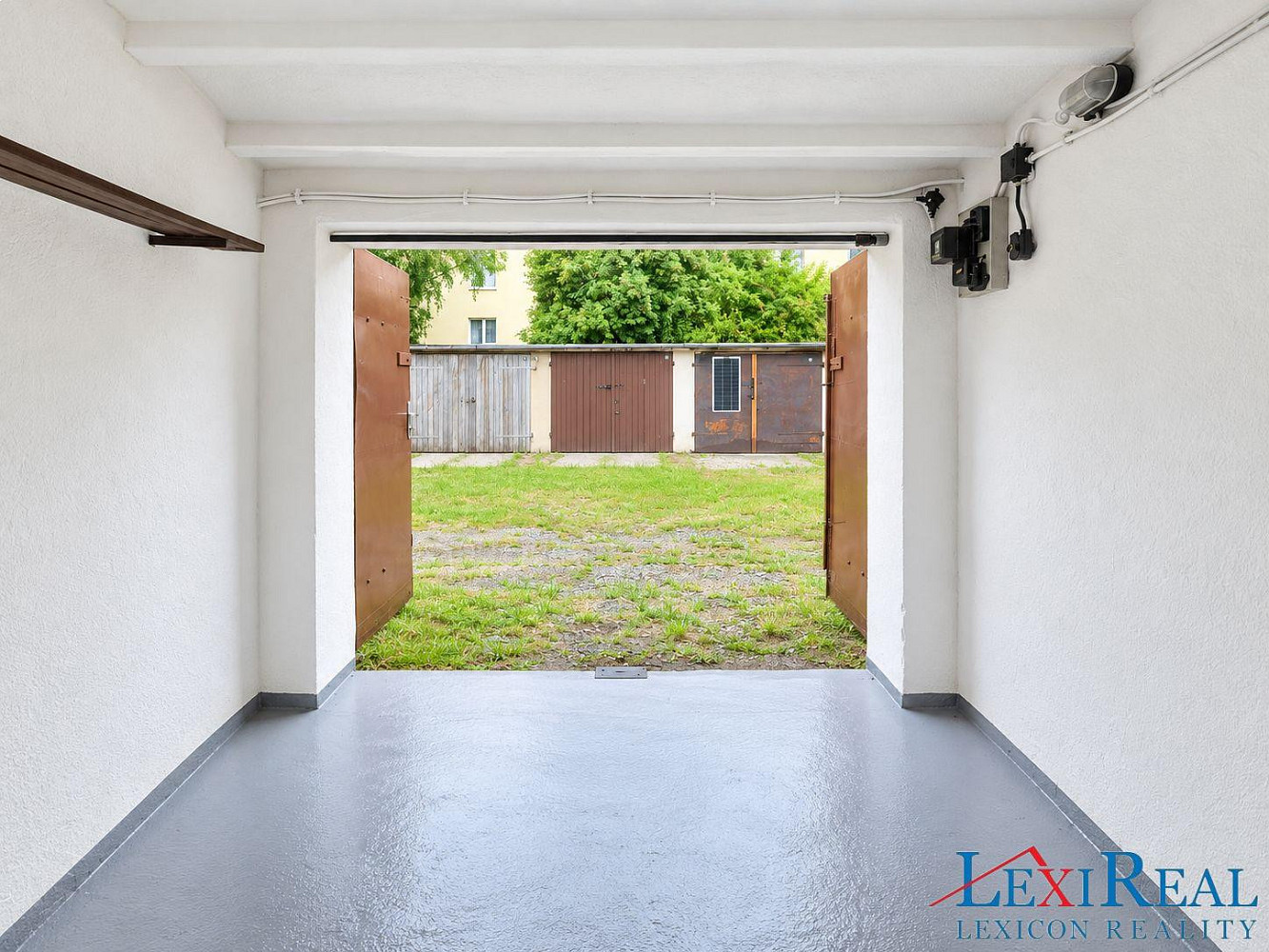 Prodej garáže 18 m2, v garážovém komplexu, Lužanská ulice, Praha 19, Kbely – fotografie 4