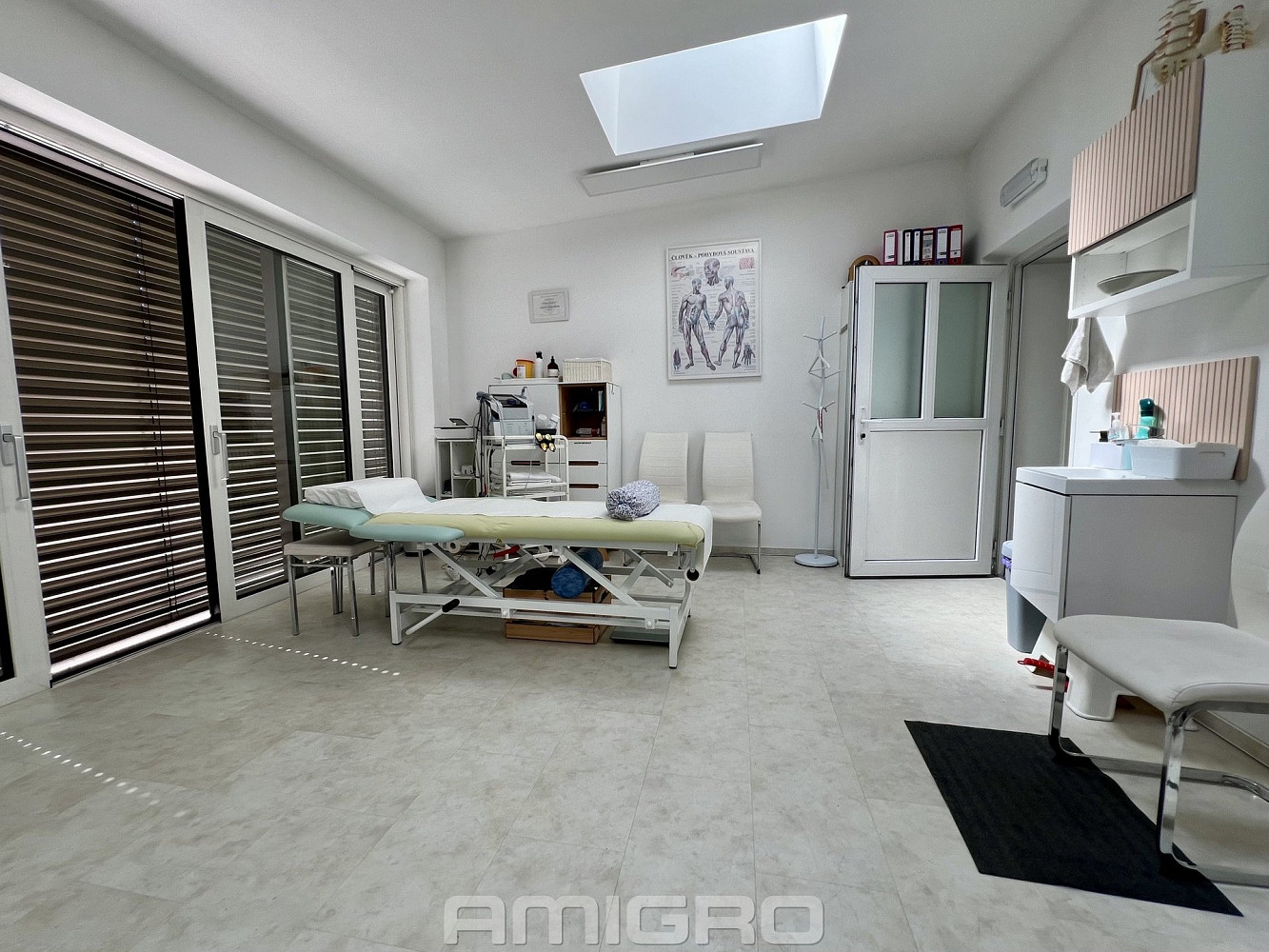 Pronájem komerčního objektu (jiného typu) 60 m² – fotografie 2