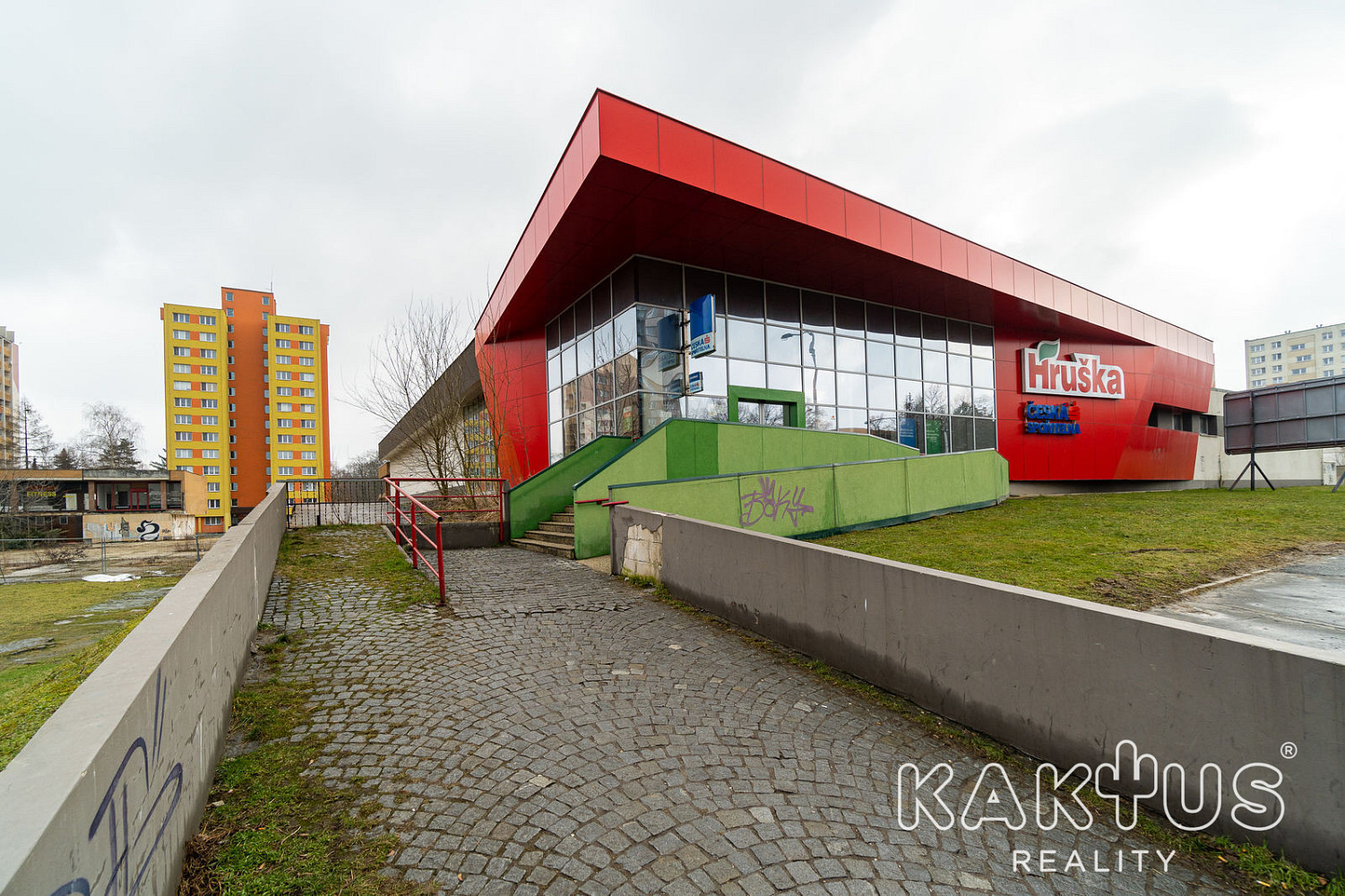 Pronájem obchodních prostor 126 m² – fotografie 2