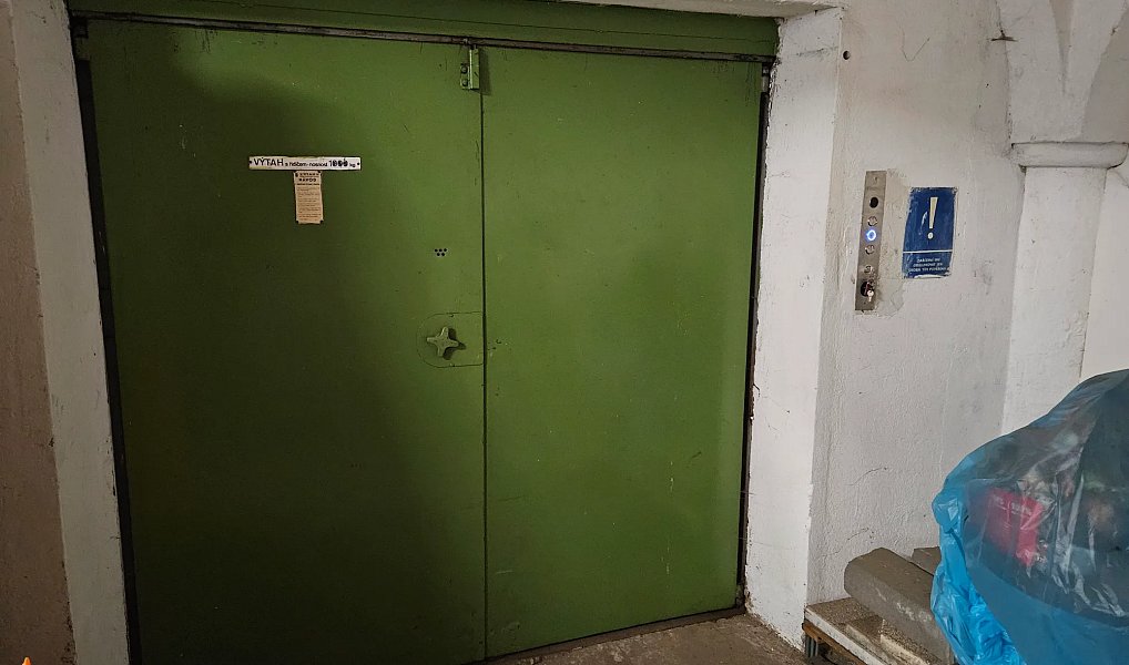 Pronájem skladovacích prostor 400 m², Krupka – náhled fotky 2