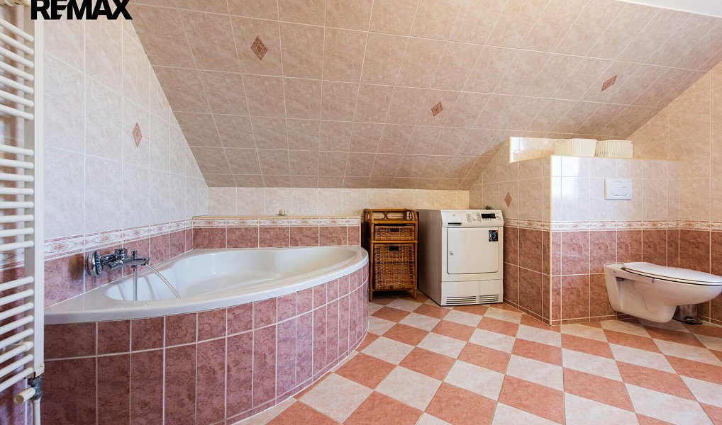 Prodej domu 209 m² s pozemkem 1 446 m², Bedihošť – náhled fotky 22