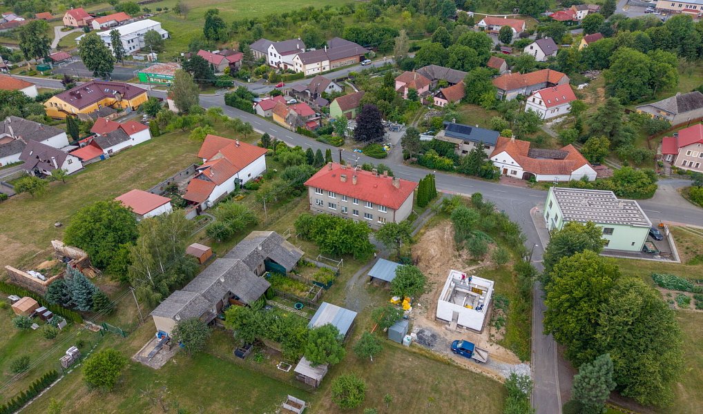 Prodej bytu 2+1 60 m², Milenov – náhled fotky 4