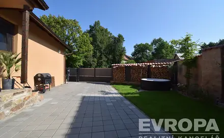 Prodej domu 72 m² s pozemkem 266 m², Zásmuky - Nesměň, okres Kolín