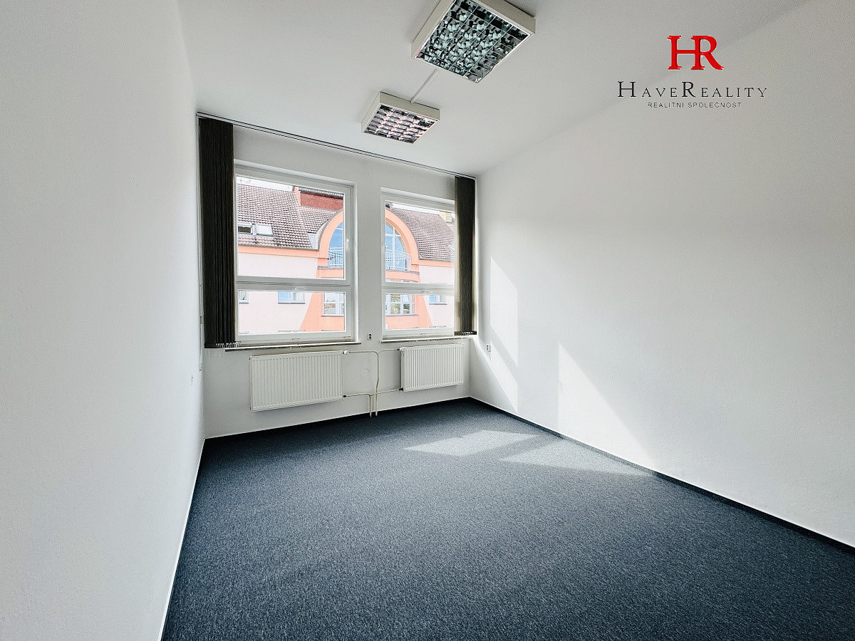 Pronájem kanceláře 51 m² – fotografie 2
