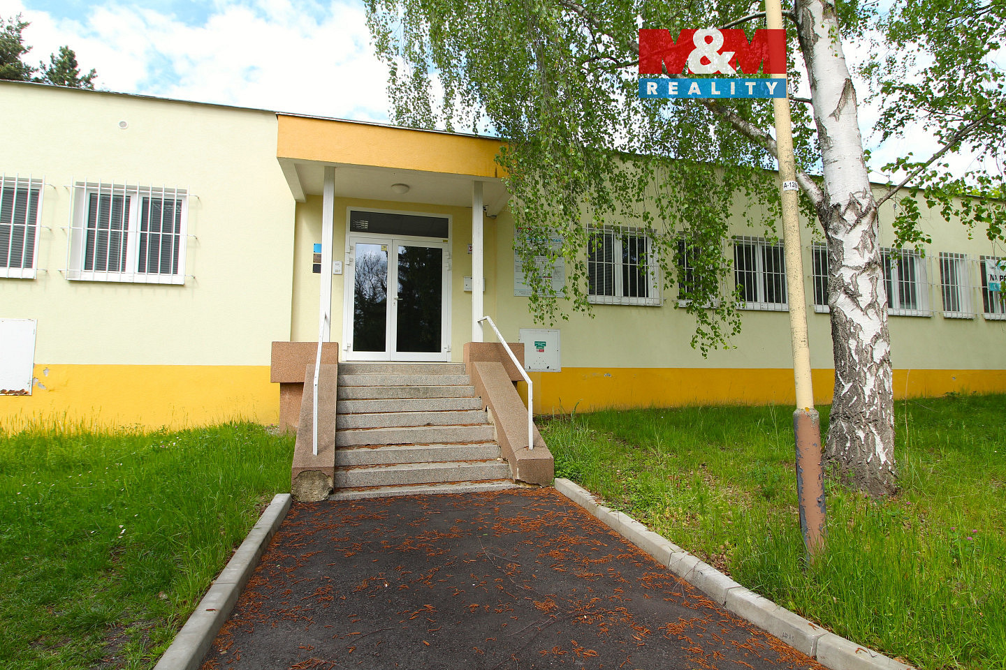 Pronájem kanceláře 215 m²