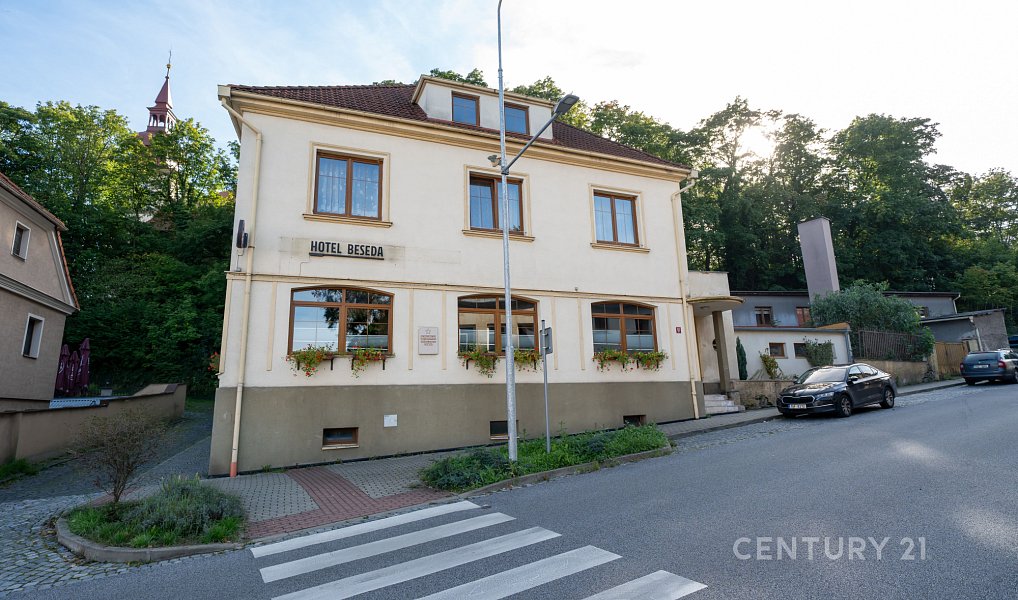Prodej ubytovacího objektu 1 130 m², Mimoň – náhled fotky 2