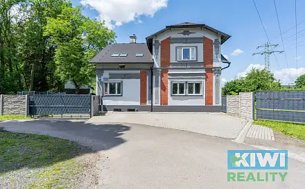 8 rooms, 258.0 m² in Ostrava