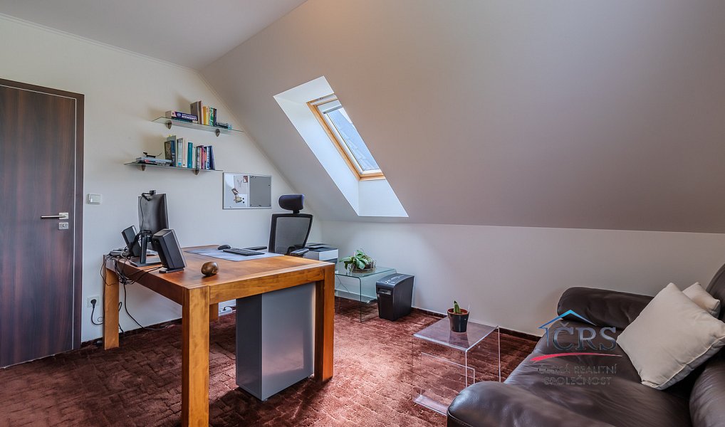Prodej domu 310 m² s pozemkem 1 176 m², Hostivice – náhled fotky 21