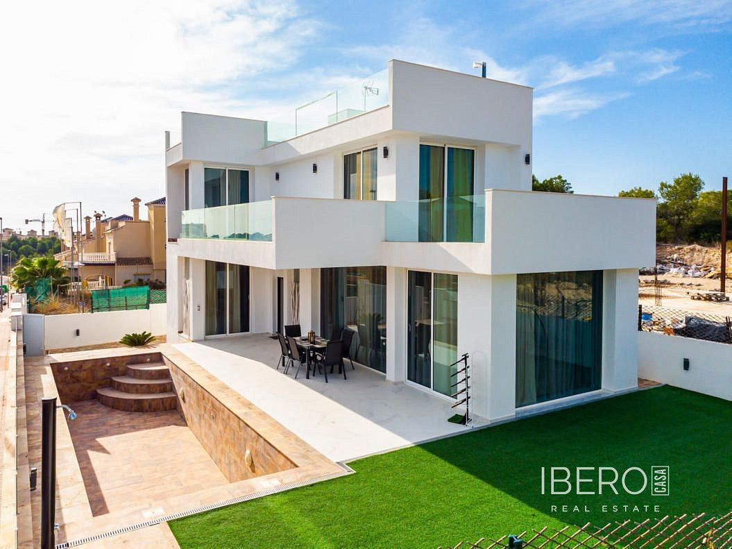 Prodej domu 93 m² s pozemkem 25 m²