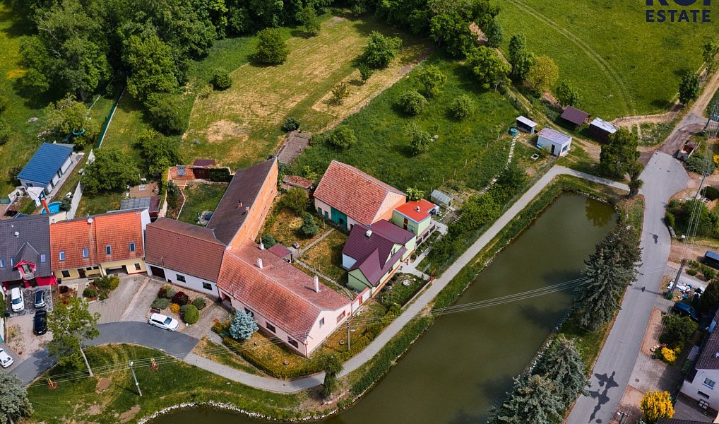 Prodej stavebního pozemku 2 254 m², Žabčice – náhled fotky 2