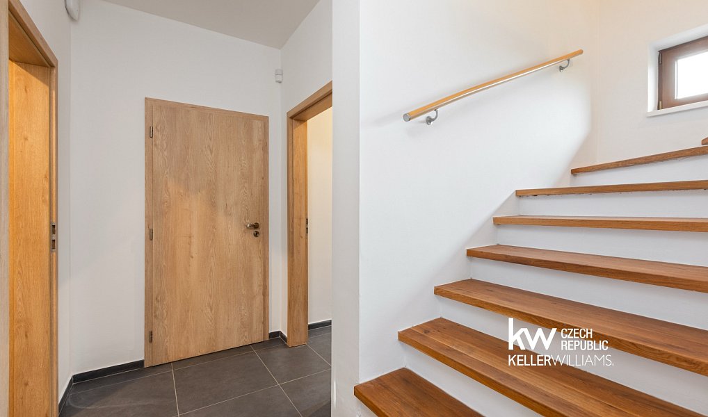 Prodej domu 145 m² s pozemkem 723 m², Zlonín – náhled fotky 21