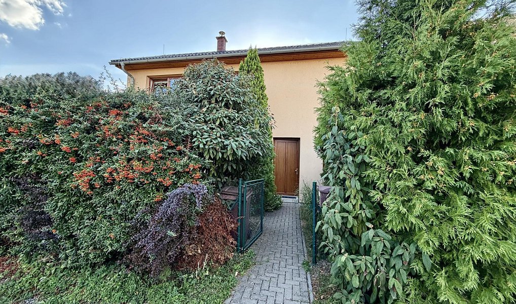 Prodej domu 97 m² s pozemkem 381 m², Bukovany – náhled fotky 2