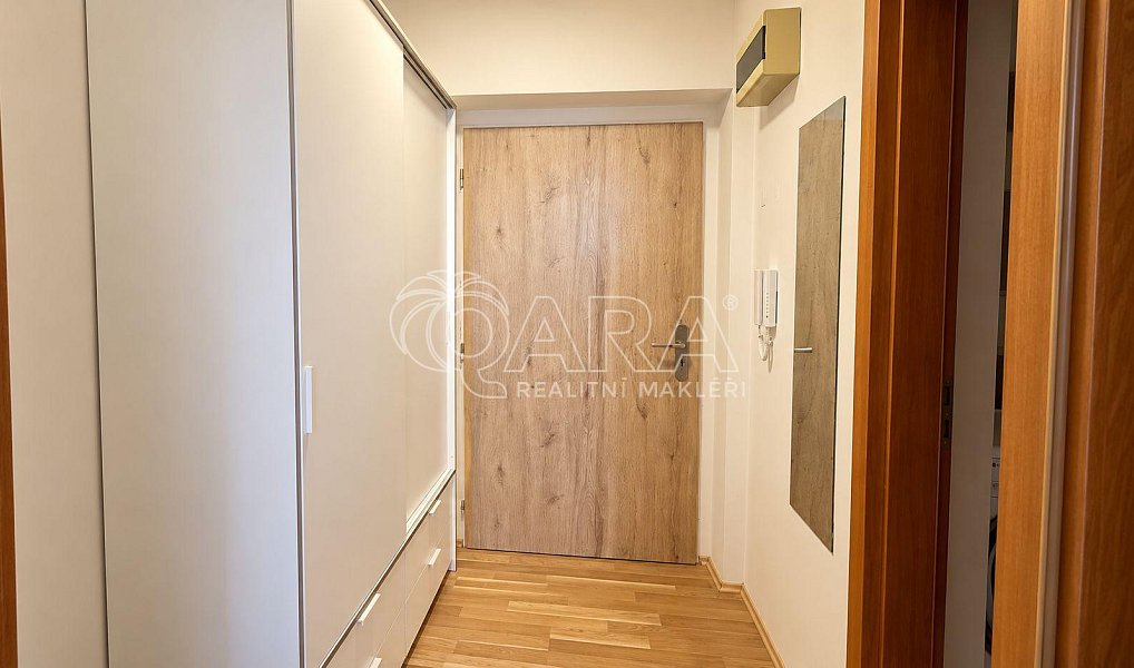 Pronájem bytu 1+kk 28 m², Praha – náhled fotky 5