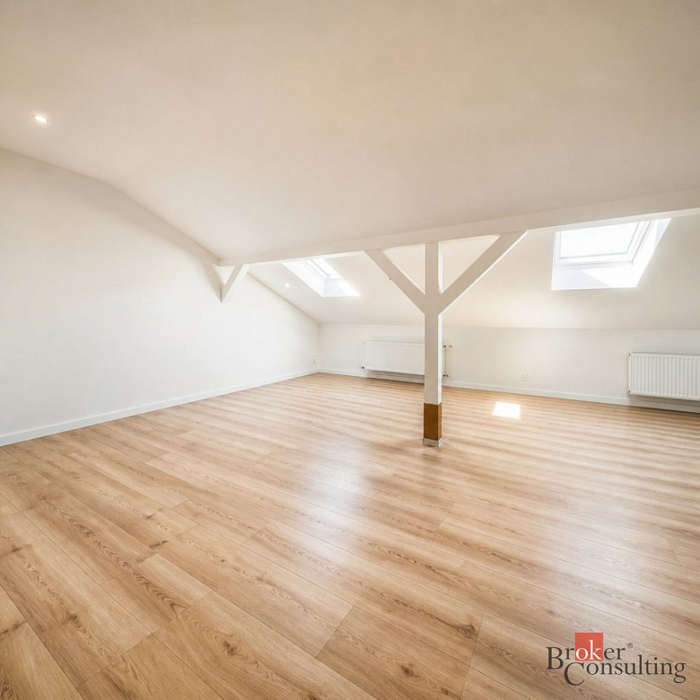 Pronájem bytu 4+kk 95 m² — photo 3