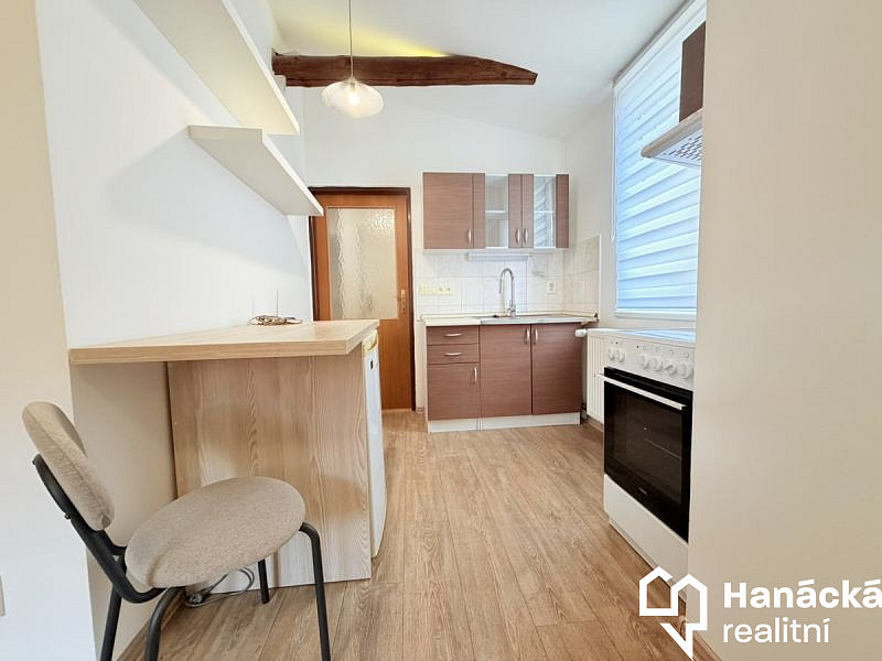 Pronájem bytu 1+kk 34 m²