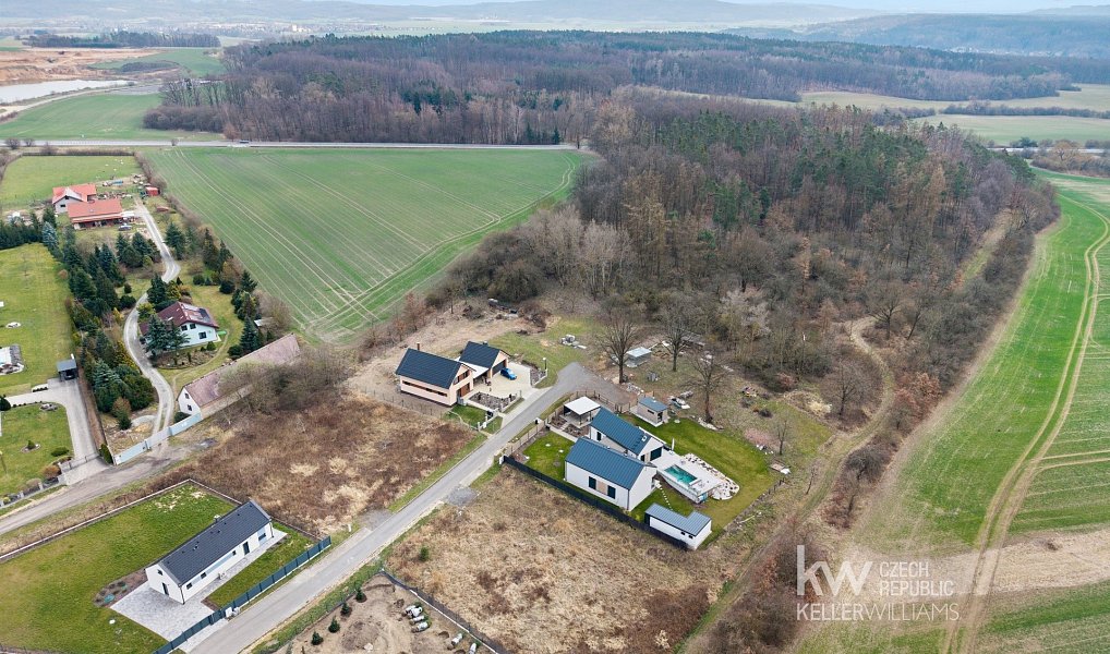 Prodej stavebního pozemku 1 257 m², Obruby – náhled fotky 7