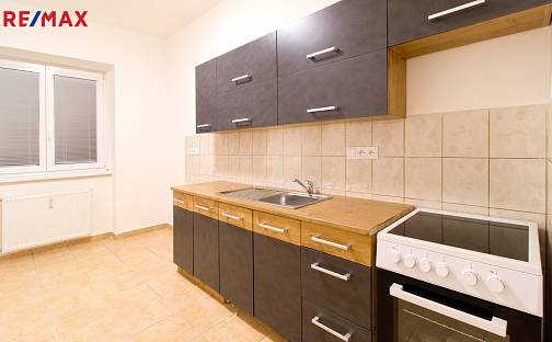 Pronájem bytu 2+1 73 m², Dukelských bojovníků, Tábor