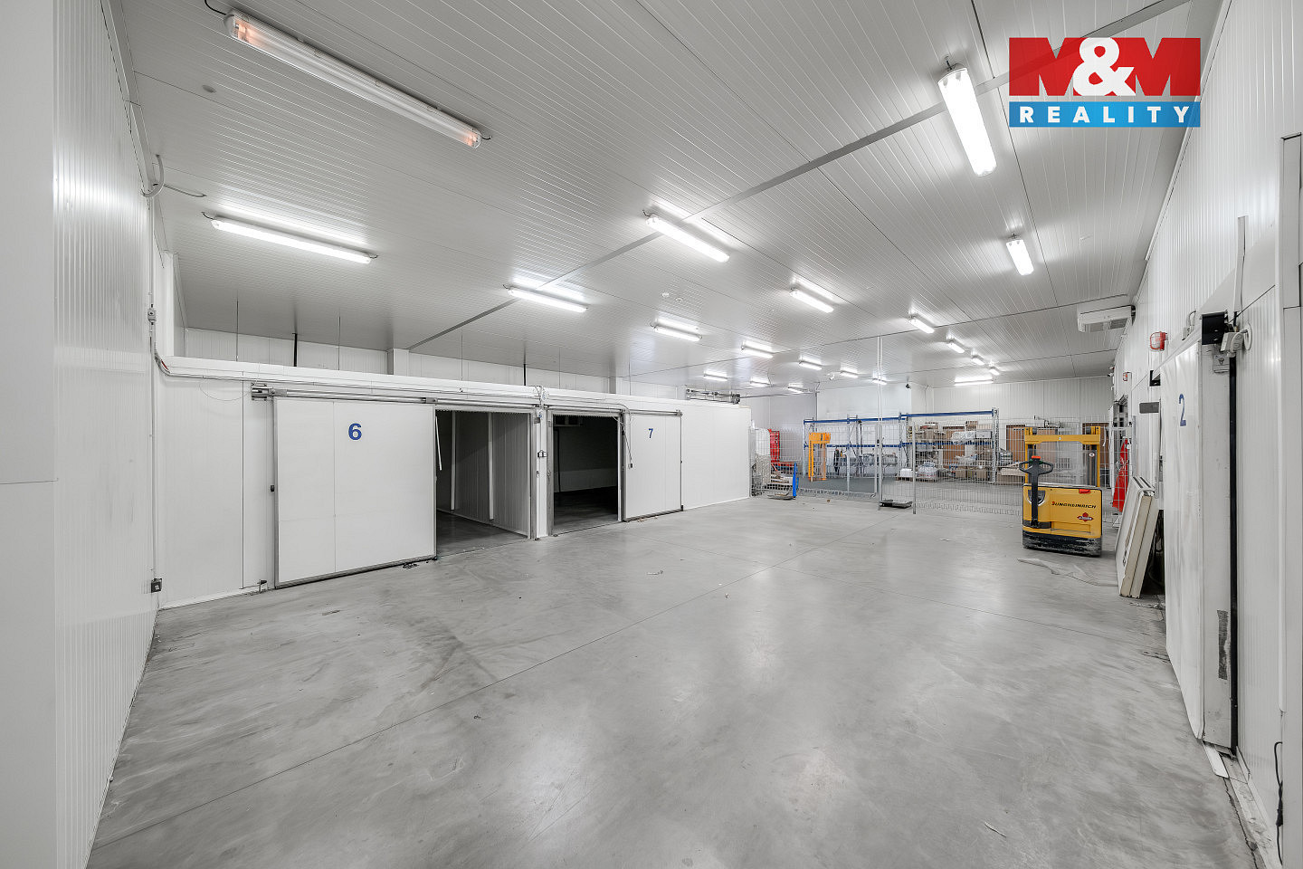 Pronájem obchodních prostor 1 300 m² — photo 5