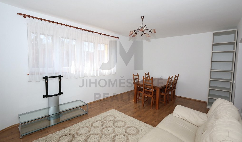 Pronájem bytu 3+1 110 m², Dolní Břežany – náhled fotky 2