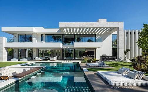 Prodej domu 843 m² s pozemkem 1 107 m², Nueva Andalucía, Španělsko